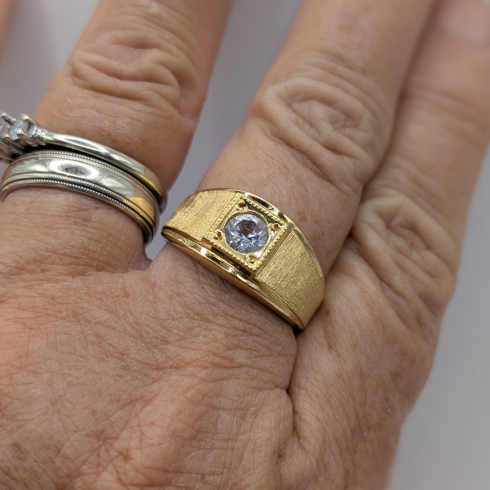 Avon Gold Ring with Spinel Gem Accents